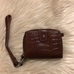 Walletbe brown leather croco zip around wallet wristlet